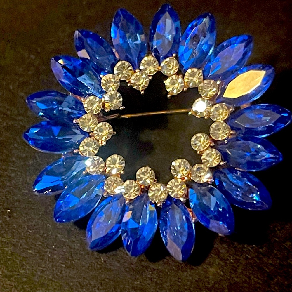 Beautiful blue brooch rhinestone